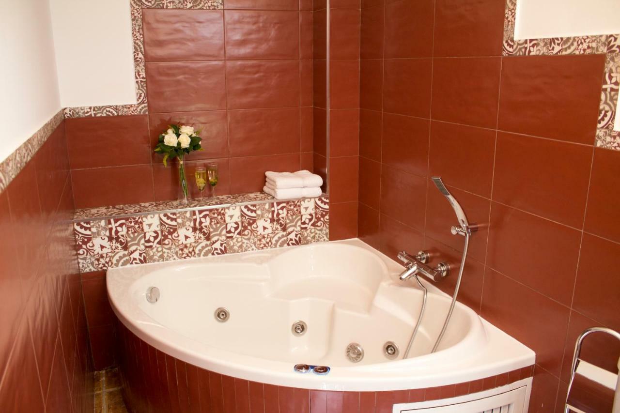 Alojamientos Victoria Siguenza Ngoại thất bức ảnh